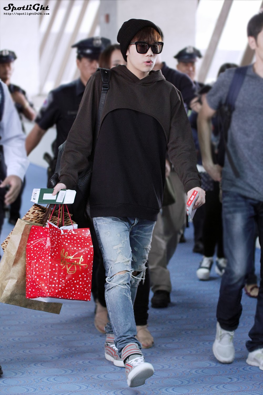 ifnt0428:  131104 Manila Airport Departure© Spotlight | do not edit, crop or remove