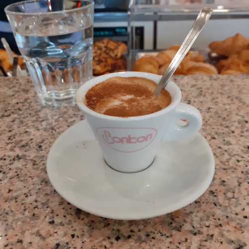 #24Ottobre🗓 ☕ macchiato cannellato da Paul #BonBon #buonadomenica❤️ Pronto per #SkySport📺 #Misano2 #Moto2 mentre pranzo …
https://www.instagram.com/p/CVaFbiGtay8YgW_vg1Er79JNHAuso8o1IjxBgs0/?utm_medium=tumblr