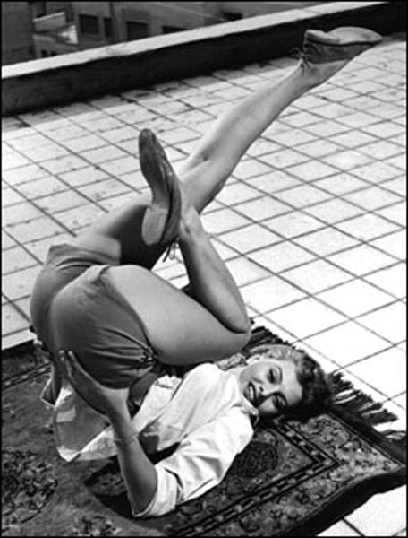 XXX thejigglejoint:  Happy Birthday Sophia Loren! photo