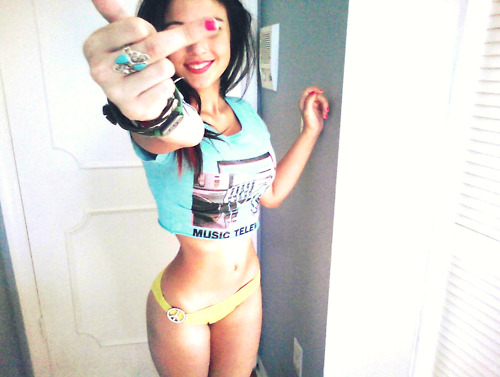 nakedchick:  More for all of my 1000 followers!!!