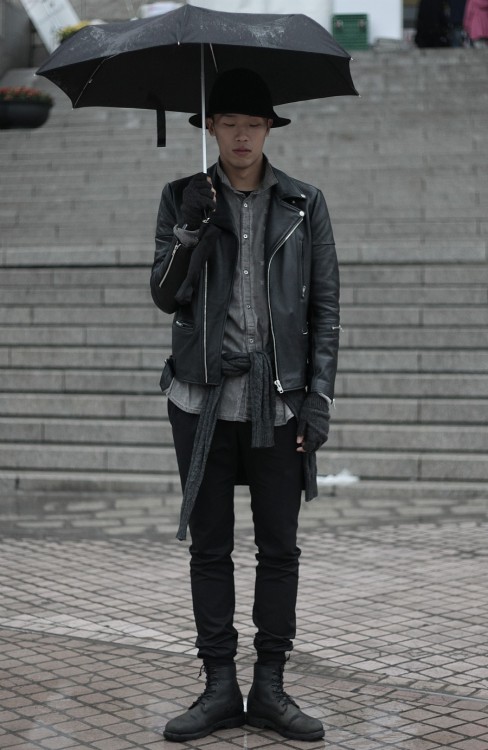 overdeauxis:  Follow Overdeauxis, The Streetfashion Bible!