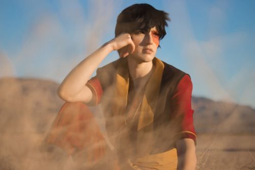 My Zuko cosplay!We woke up super early to shoot at sunrise&ndash; the orange in the first pictur