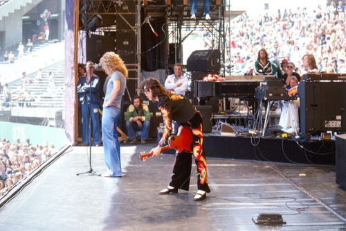 twixnmix: Led Zeppelin performing at the Day on the Green, Oakland Coliseum in Oakland, CA on July 2