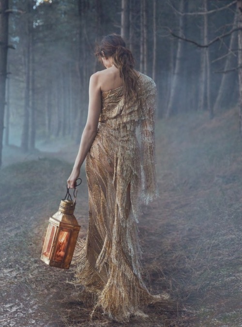 fashionalistick:TWELFTH NIGHTKati Nescher by Richard PhibbsHARPER’S BAZAAR UK January 2019(1) Iris v