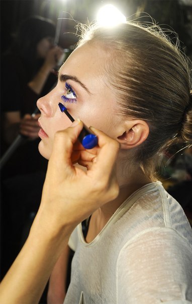 cara-made-me-do-it:Backstage: Stella McCartney F/W 2013 - Paris 2012