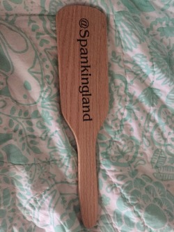 I&rsquo;m very into this paddle with my Twitter handle on it that I got for my birthday! :3