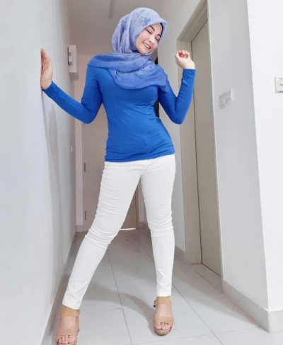 Awek bertudung sekarang ni makin kuat belanja. Bas... - Tumbex
