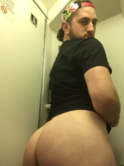 mikeykeysx:  hoe-say20:  Damn Look At This