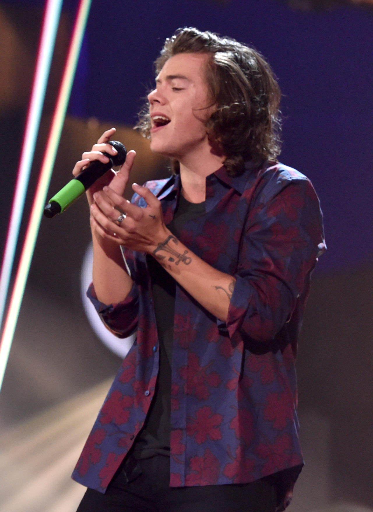 direct-news:  HQ’s - One Direction performs onstage during the 2014 iHeartRadio