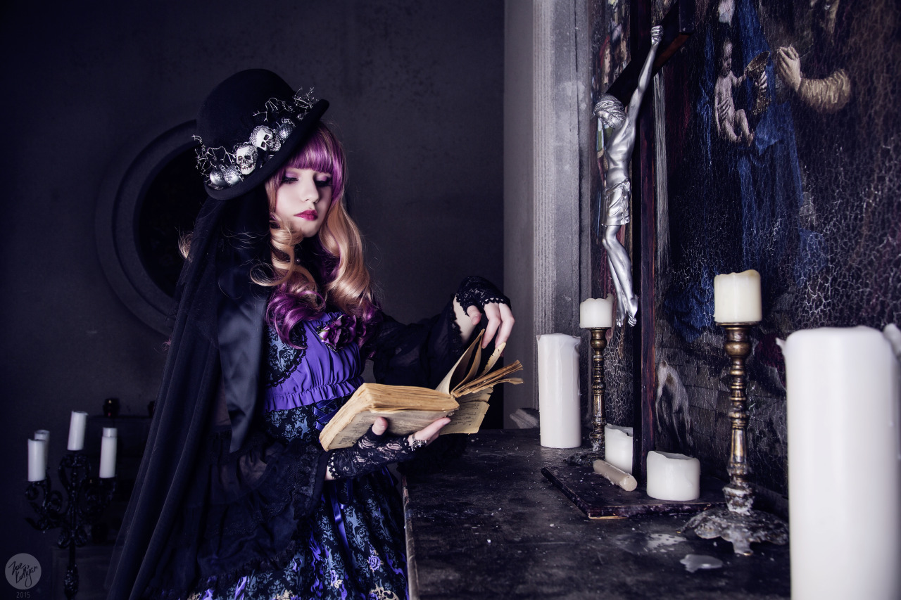 pinkymaggie:  emerald–weapon:    More photos from last shot! Photographer - http://jonnykotlyar.deviantart.com/