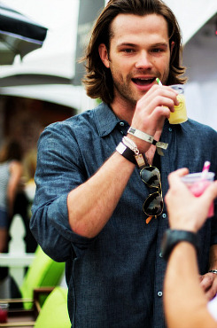 snowbairds:  Jared being adorable at the Austin Food &amp; Wine Festival ツ