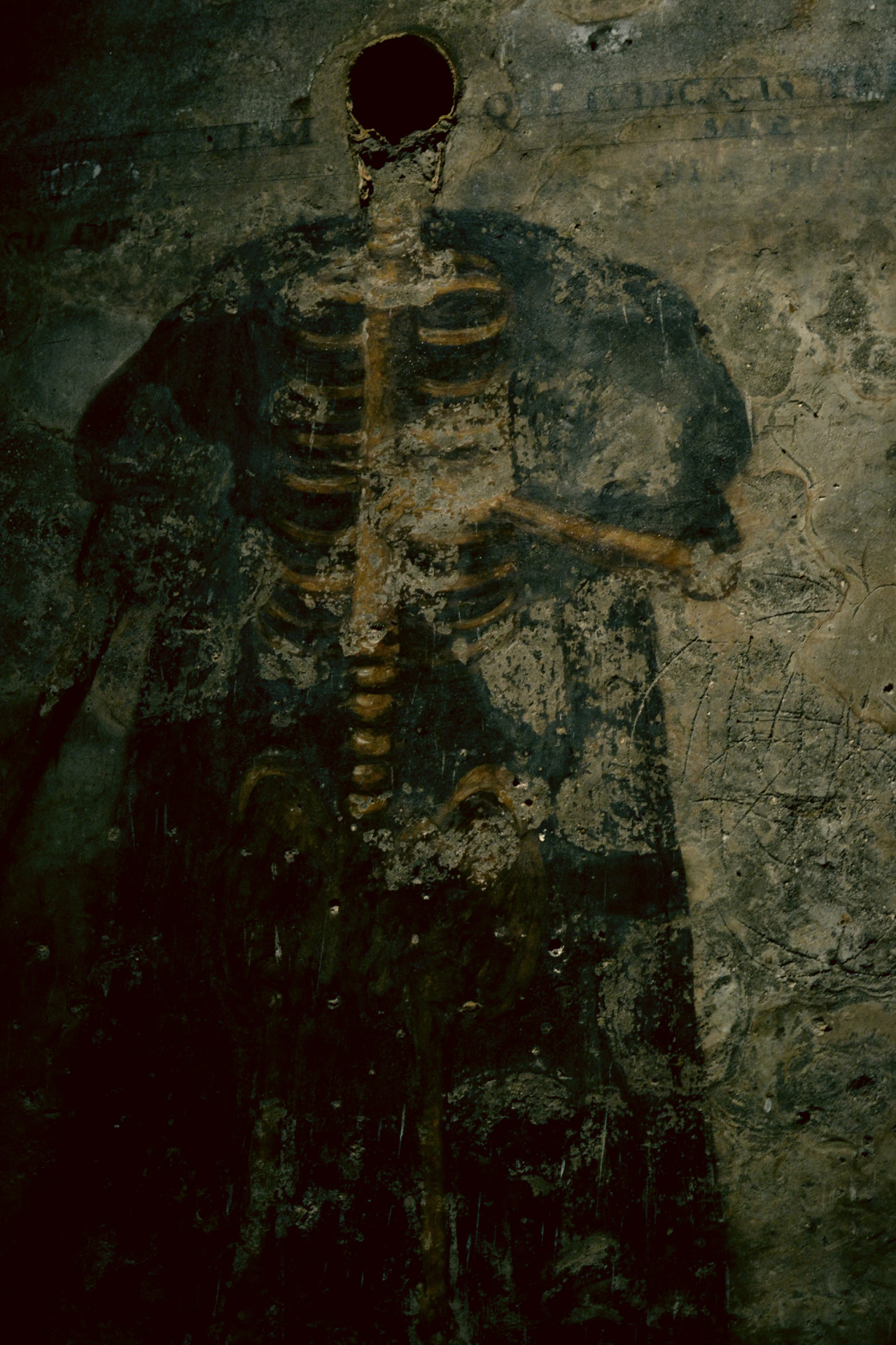 fallbabylon:  san gaudioso catacombs- Naples Italy 