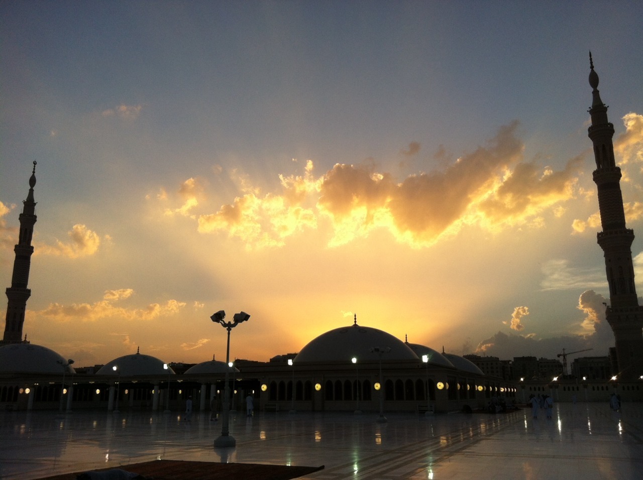  Al-Masjid an-Nabawi, Medina, Saudi Arabia 