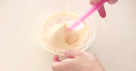 ryeou:  how to: 「no bake mini strawberry roll cake」 