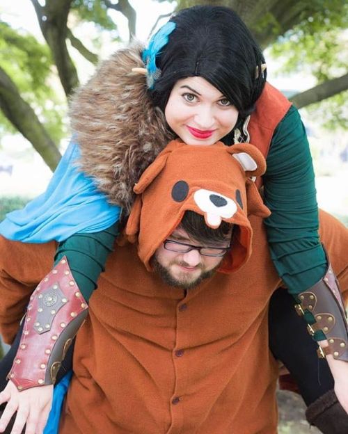 I think Trinket gets less grumpy carrying Vex than @cosplayboyfriend gets carrying me, but I don&rsq