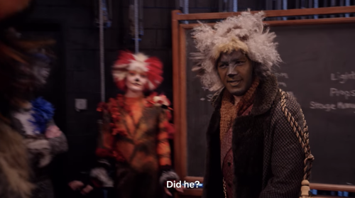 barbeauxbot: ladythatsmyskull: mariuspunsmercy: cats (2019, dir. tom hooper) The best gag in this ep