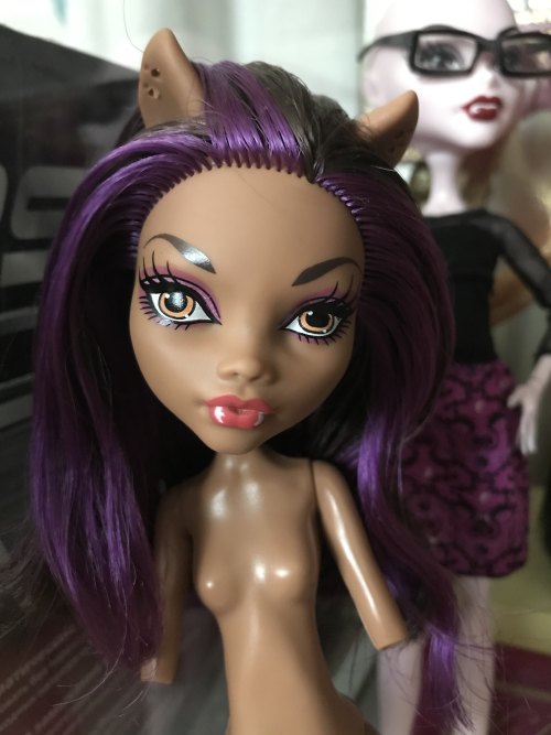 Dolls life cycle: from various sellers -> after first wash by reseller -> after second wash by
