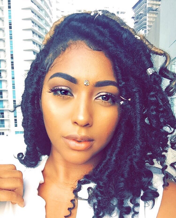 bombshellssonly:  @naturalbabe10.11_pro
