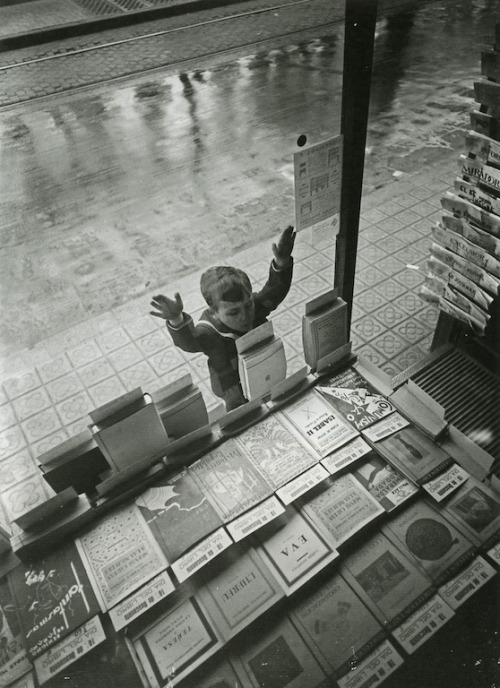 rnp90:  “Día del Libro”, Barcelona (1932) - Gabriel Casas