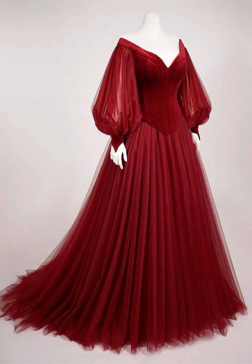 Linda Friesen ‘Blood Red’ Bridal Couture Custom Gown [x]