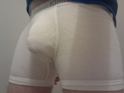 randydave69:jdblakey:Some new bulge selfies for you - boxer briefs this time. Filling up my black Ba