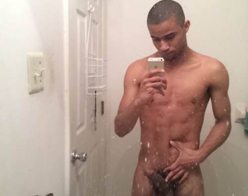 XXX thebaitinggame:  I told him to clean his photo