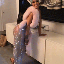 meanplastic:  Rihanna ‘twerking’ after the CFDA’s.