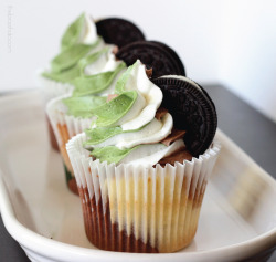 bakeddd:  cookies n’ cream camo cupcakes click here for recipe 