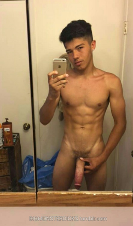 bigmonsterdicks:  More BIG MONSTER DICKS Here! Blog of only STRAIGHT BOYS Here! 