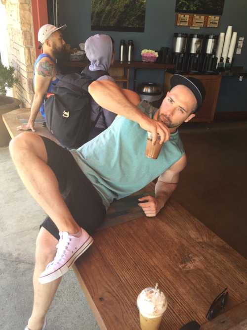 bareback-bieber:  dad’s in san diego 