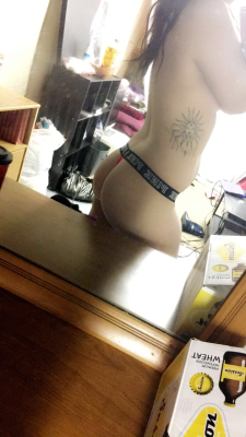 yoursuperselfies:  Awesome submission from @cutiewithabooty89 definitely check her out and show her some love!  You too can submit yourself anon or not to me via Snapchat SuperSelfiesRUs Kik: YourSuperSelfies Email: SuperSelfiesRUs@hotmail.com