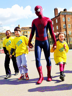 andrewgarfield-daily:  Andrew Garfield visits kids dressed as Spider-Man at Kids’ City, London (April 8, 2014) 