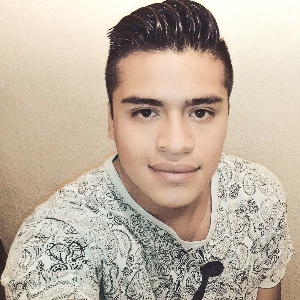 fotoscaserasdelcholos:  Que rico estas!.Si estuvieses a mi lado, no t salvas…