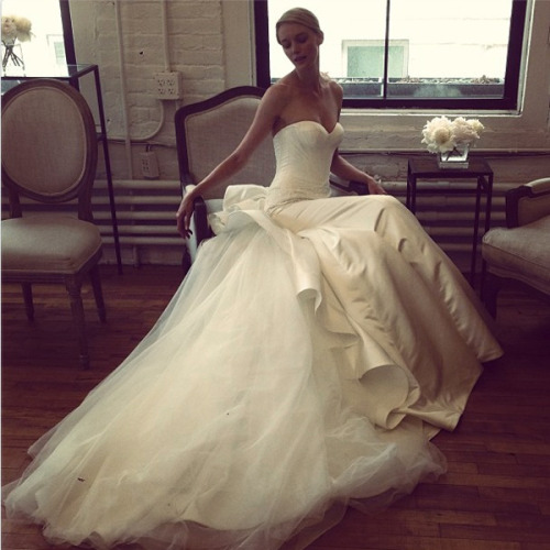Attention couture loving brides on a budget: Zac Posen is launching a bridal collection at David&rsq