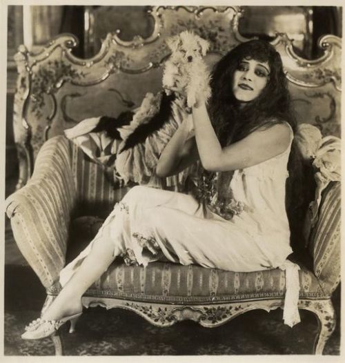 Theda Bara Nudes & Noises  