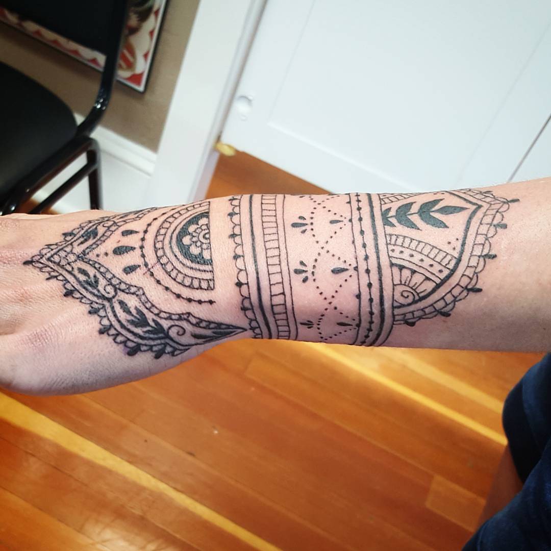 Pin by Harriet Martin on Tattoo ideas | Cuff tattoo, Mandala wrist tattoo,  Unique wrist tattoos