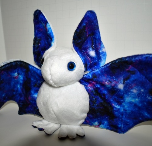 mother-entropy: whenflowersfade: solitarelee: sosuperawesome: Plushes By Oh Joy on Etsy See our #Ets