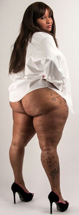 apollo2095:  ssbbwmodels:  #CurvyChic #SSBBWmodels  She got thicker. She was on 50 inches plus…. She gotta be 60 now