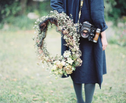 risingsundreaming:   	wreath by **mog** 