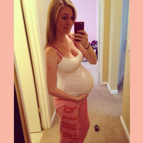 supersexypregnant: Follow me on twitter for more sexy pregnant girls! @ twitter.com/sup