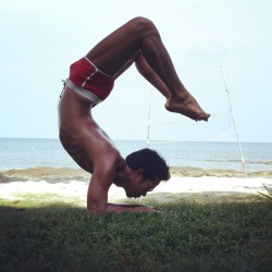 yogadudes:  (via Methchulayoga @methchulayoga Vrschikasana - Fo…Instagram photo | Websta) 