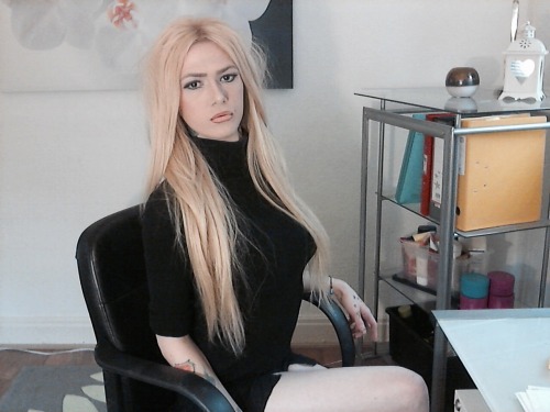 calisecole:  These pictures are a little basic and I desperately need to get more clothes a to the sap! I thought I’d upload them for you amazing guys regardless 