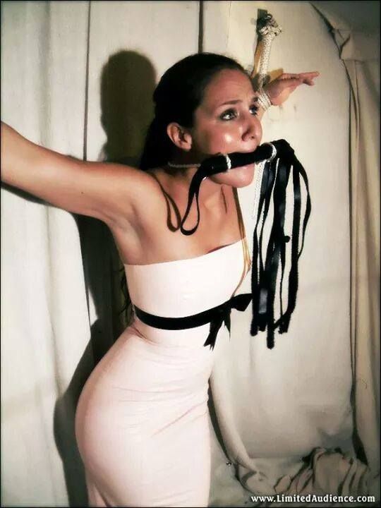 giselebechauf:  Check out my other blog too sensual-self  Biraz isim var sen kirbaci