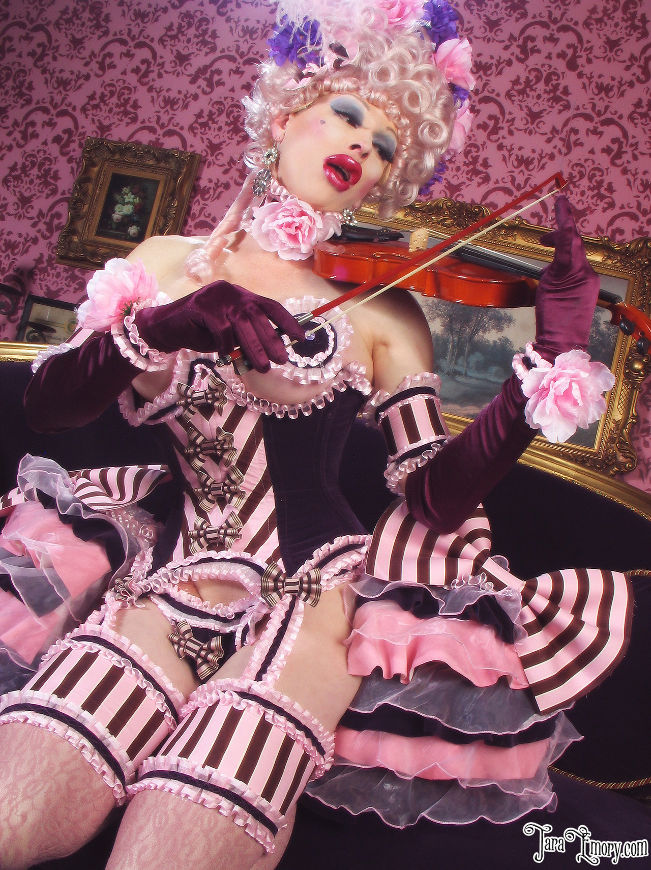 taraemory:  “Rococo Virtuoso”, my newest creation!  I just posted over 40 pictures