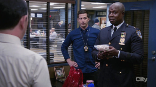 burga-moe: minalous:  abigailmaedy:  sandandglass:  Brooklyn Nine-Nine s03e16  Context: they ate the candy from the gift basket, not realizing it was for the Captain from his husband and then filled it up with shit they hoped he’d like.  I love this