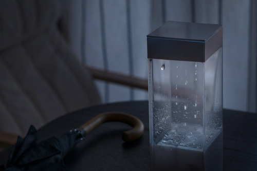 sixpenceee:The tempescope is an ambient physical display that visualizes various weather conditions like rain, clouds, and lightning.  By receiving weather forecasts from the internet, it can reproduce tomorrow’s sky in your living room.I want!