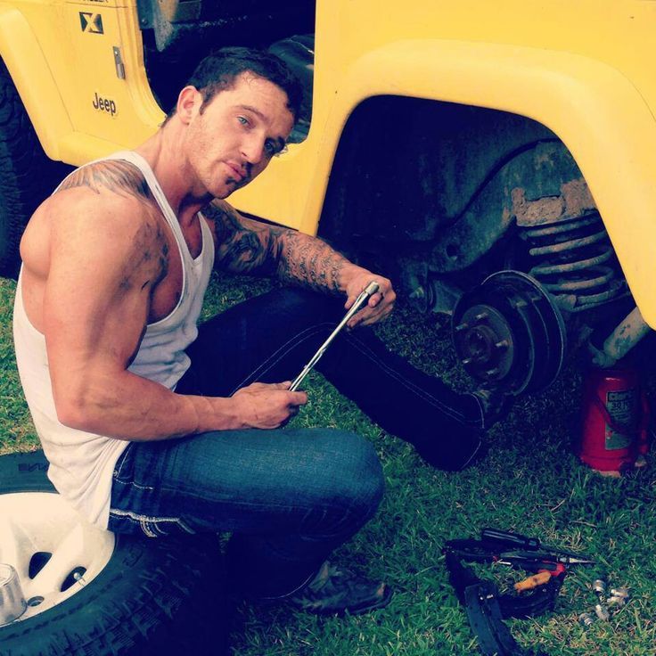 Hot Mechanic Muscle Jocks  http://hotmusclejockguys.blogspot.com/2014/06/hot-mechanic-muscle-jocks.html