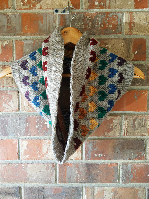 knittystitch: Hearts of Pride Cowl Fully intended to be customized to suit your specific pride flag 