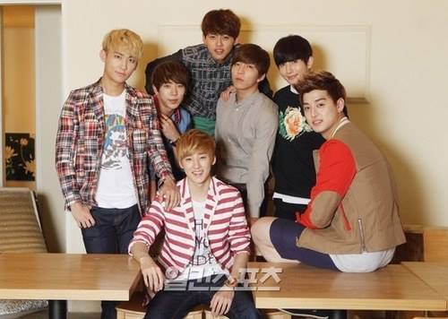 u-kissmee:1st Gen: Kevin, Eli, Soohyun, Dongho, Xander & Kibum2nd Gen: Kevin, Eli, Soohyun, Dong