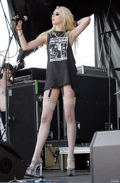 dirtydaydreamsanddrugs:  Taylor Momsen 